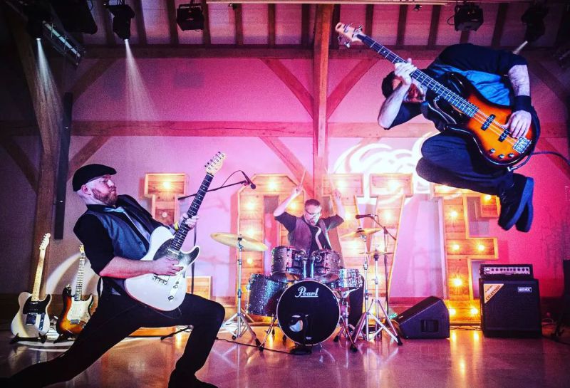 indie rock covers band playing live