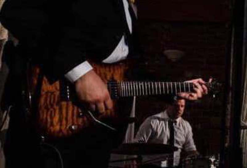 hire a live band