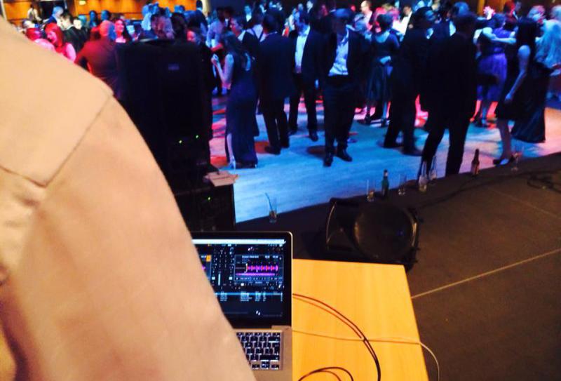best wedding dj playing live