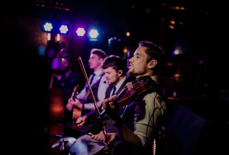 wedding band performing live with fiddle