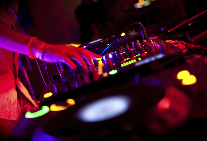 dj jon p - wedding dj shropshire performing live